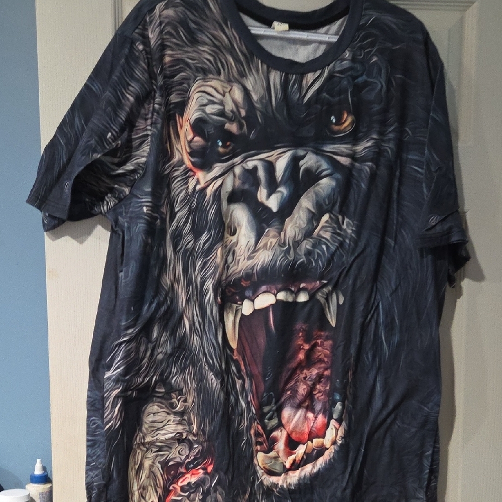 Men's Short Sleeve Graphic Tee - Dark Gorilla Print